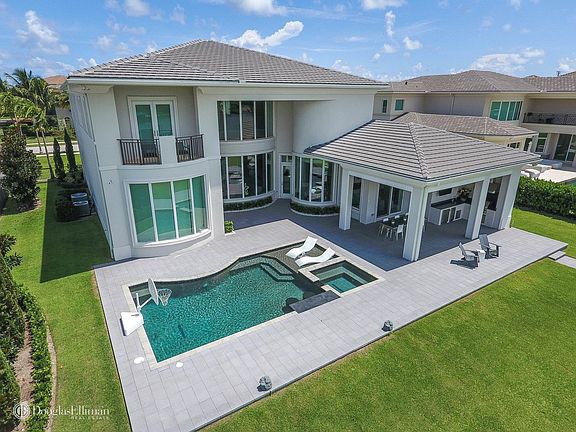 3rd image of 13799 Baycliff Dr