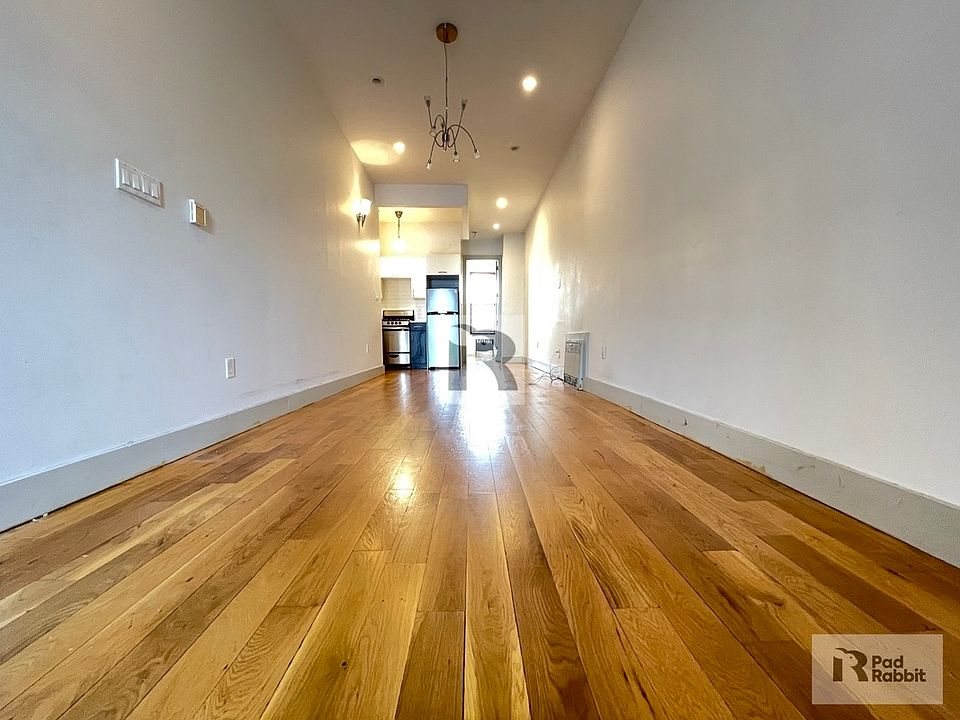 1st image of 231 Jefferson Ave #2R