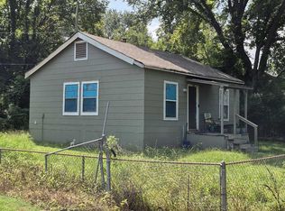 107 Grant St, Hooks, TX 75561
