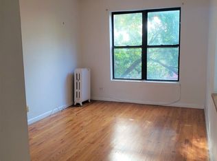 30-95 32nd St #2R, Astoria, NY 11102