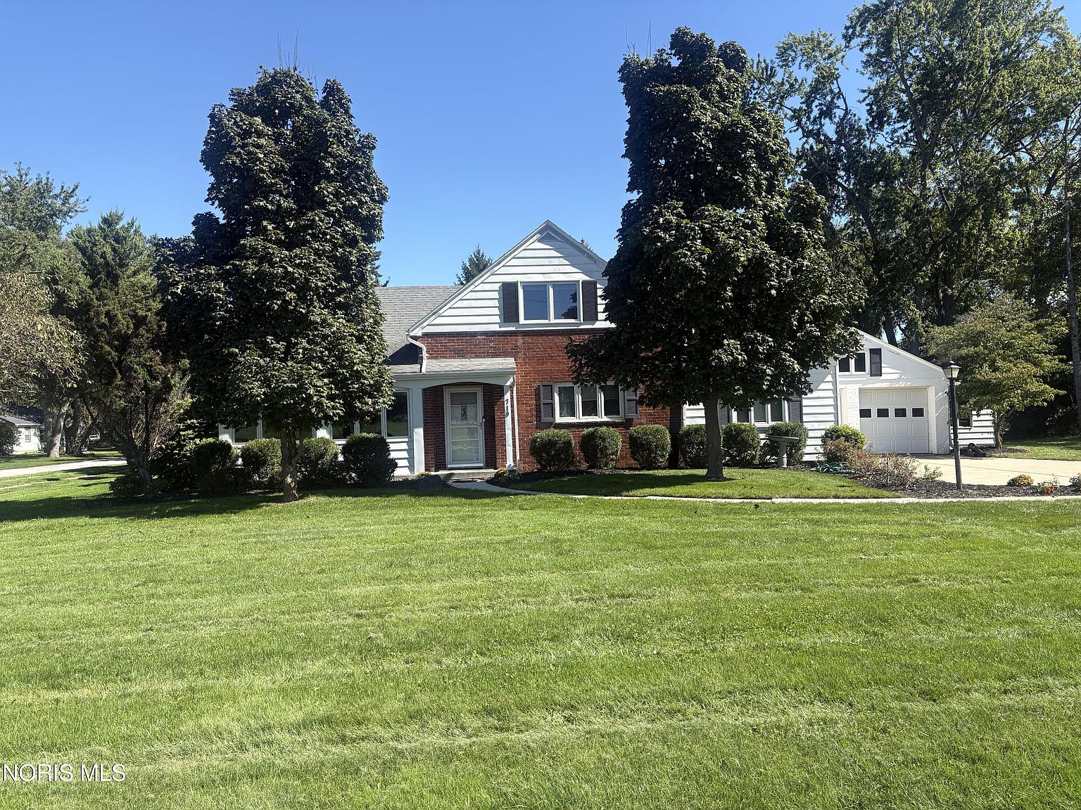 710 Fairview Ave — Bowling Green Country Club