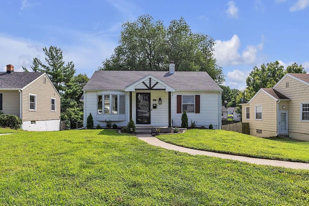 2611 Parallel Ave, Saint Joseph, MO 64506 | MLS #2636158 | Zillow