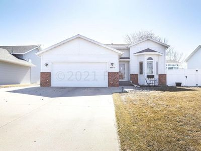 2906 33rd St S, Fargo, ND, 58103