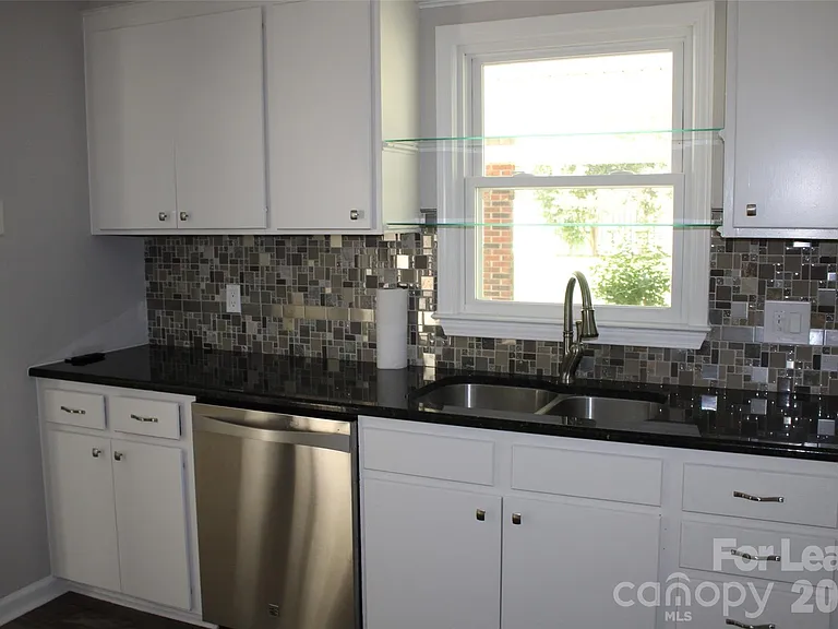 2212 Crosswinds Ct — Photo 24