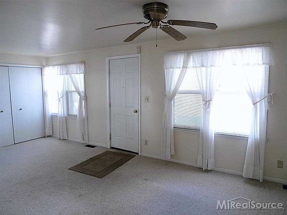 3rd image of 3731 Gardner Ave