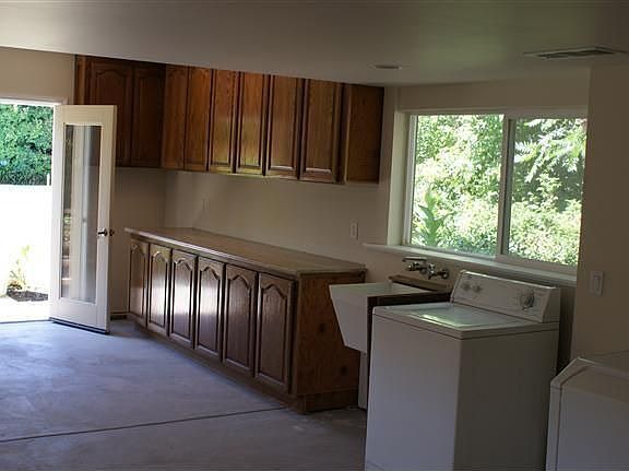 5th image of 3 Willotta Dr
