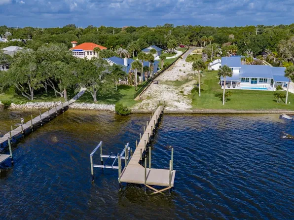 9680 Riverview Dr, Micco, FL 32976
