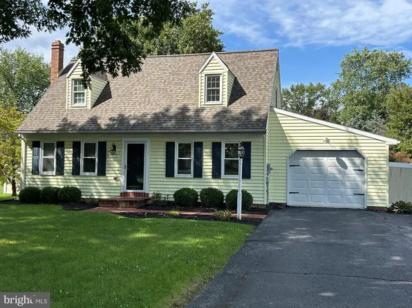 27 Gwen Cir, Marietta, PA 17547