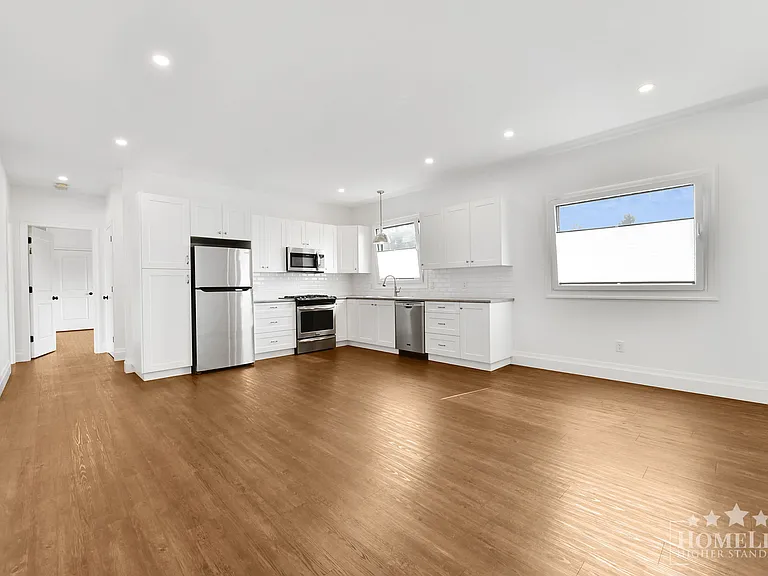 7450 228th St #B — Photo 5