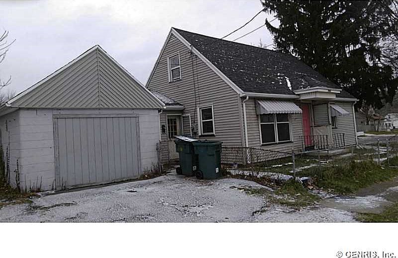 2nd image of 1495 N Goodman St