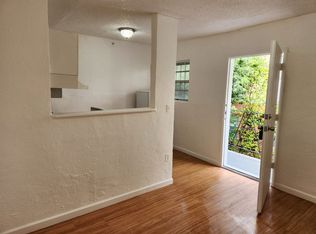 542 NW 8th St APT 8, Miami, FL 33136