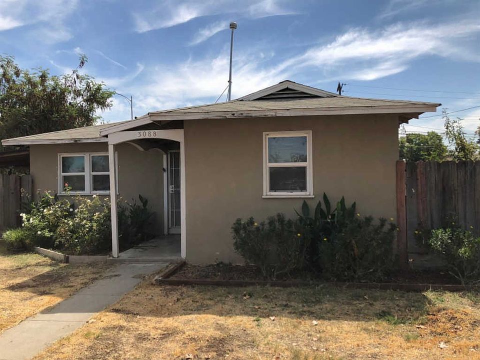 2nd image of 3088 E Carmen Ave