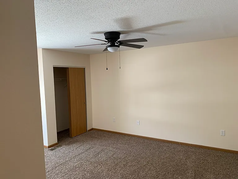 520 Wood Thrush St #B — Photo 16