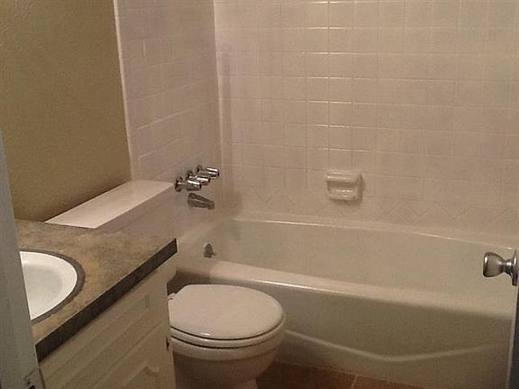 5th image of 1424 W College St