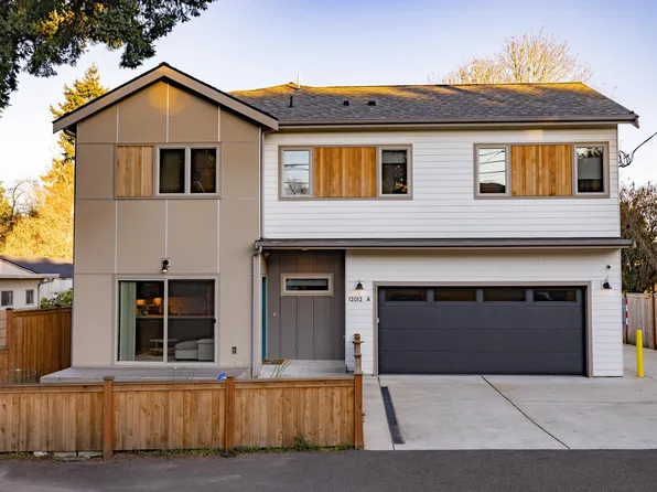 12012 Pinehurst Way NE #A, Seattle, WA 98125