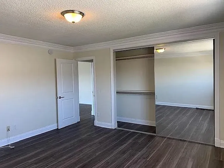 1259 N Ardmore Ave — Photo 20