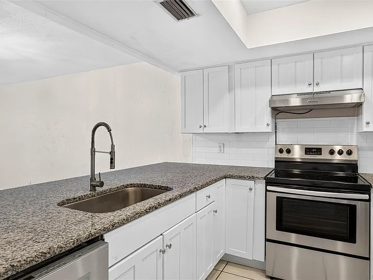 606 S Glen Ave #5 — Photo 17
