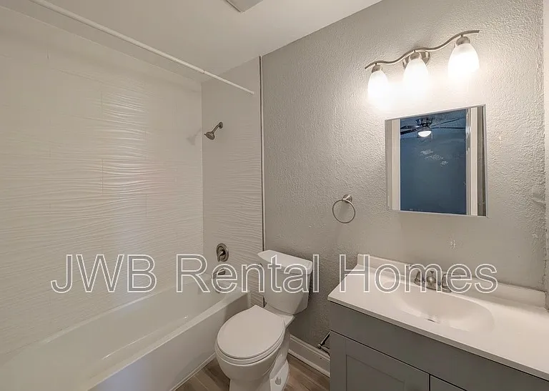 7815 Jasper Ave — Photo 6