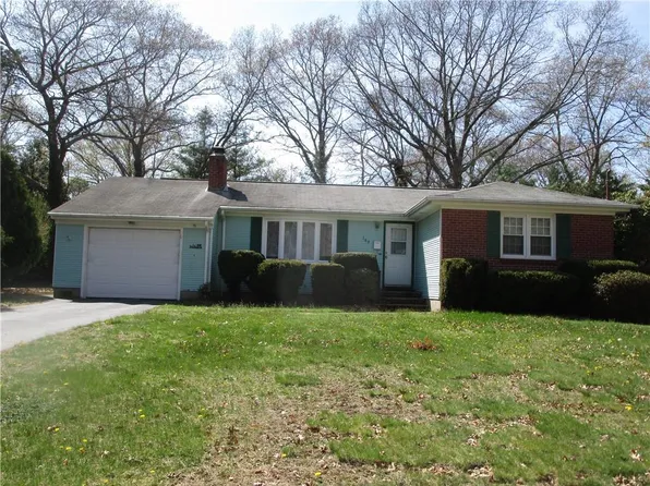 109 Elmwood Dr, North Kingstown, RI 02852