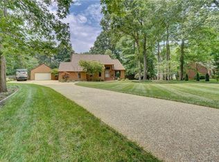 201 Edgehill Ln, Yorktown, VA 23692