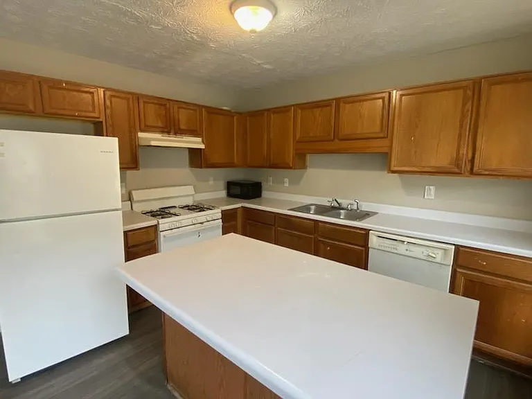 6503 Charter Way — Photo 3