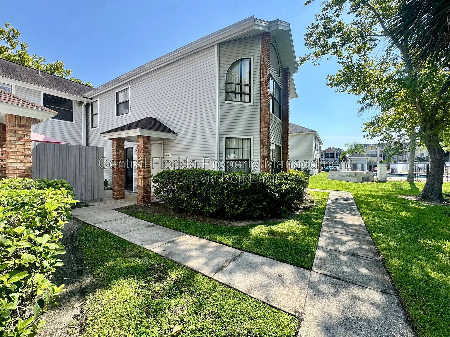 3 bed, 2.0 bath, 1250 sqft, $1,599 — Photo 2