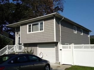 3 Jefferson Ave, Massapequa Park, NY 11762