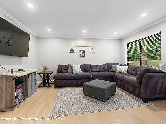 4th image of 27 Pennybrook Lane