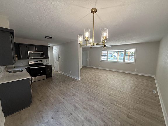 4th image of 17 Frontier Ln