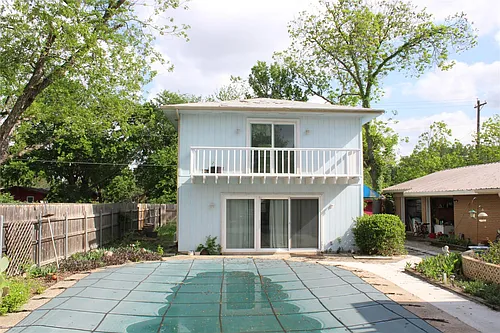 1010 W Live Oak St #B Photo 1