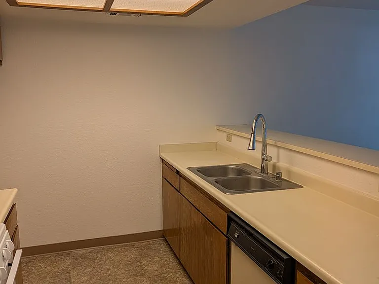 2333 Ferry St — Photo 16