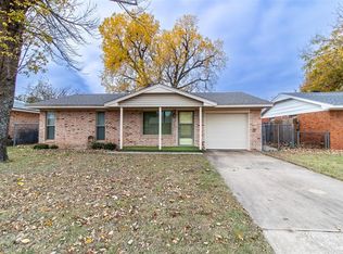 407 S Brookview Ln, Mustang, OK 73064