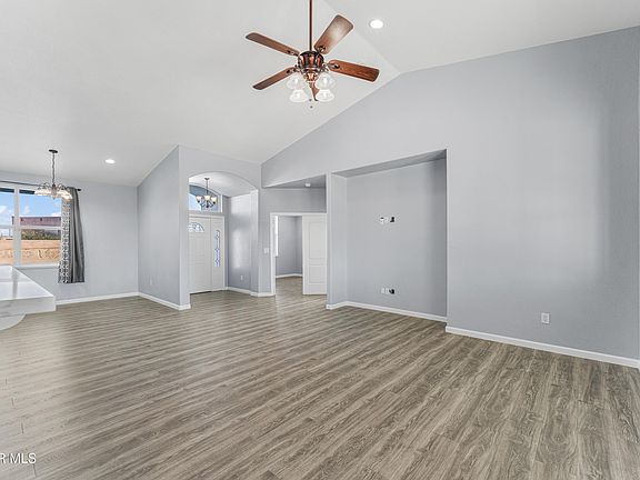 5th image of 21921 Calhoun Dr