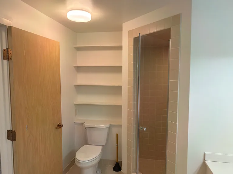 Chelsea Condos — Photo 65