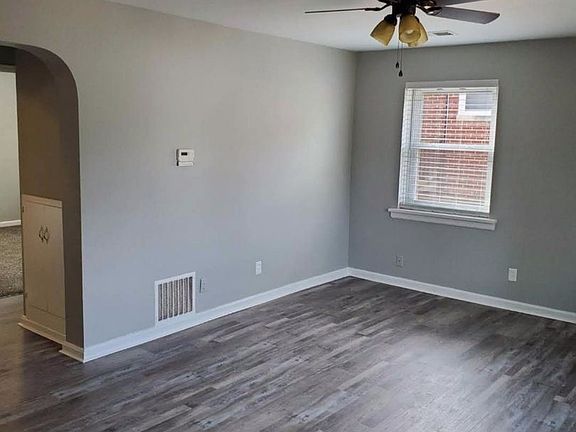 4th image of 1004 S Saint James Blvd APT A