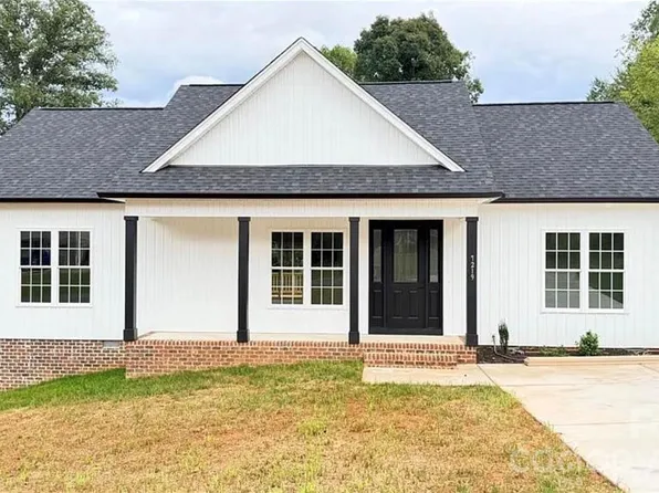 7219 Wanda Vista Ln, Pfafftown, NC 27040