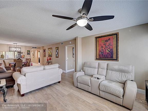 5th image of 7446 N Devon Dr #304