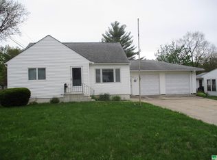 611 Clark St, Cherokee, IA 51012