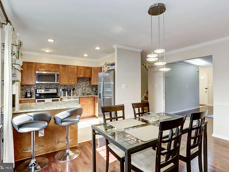 6069 Crown Royal Cir — Photo 8