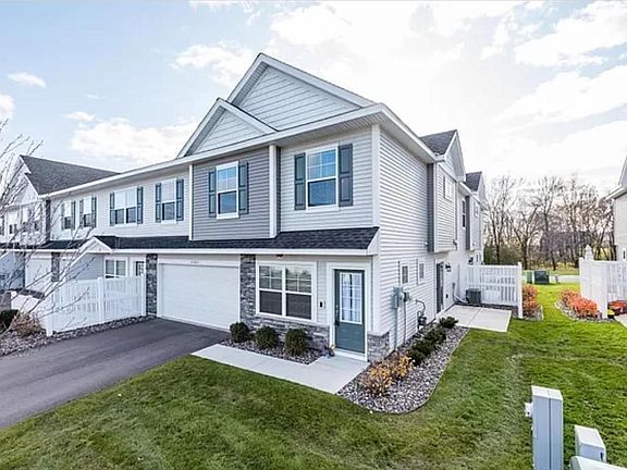 11563 Woodside Drive - corner unit