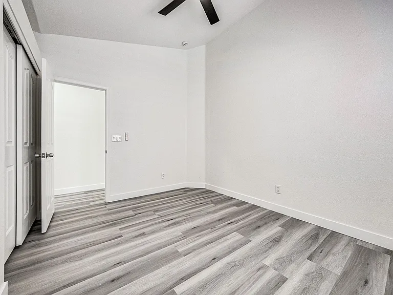 7724 Rye Canyon Dr — Photo 25