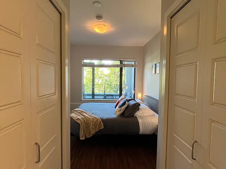 215 W 1st St #411 — Photo 12