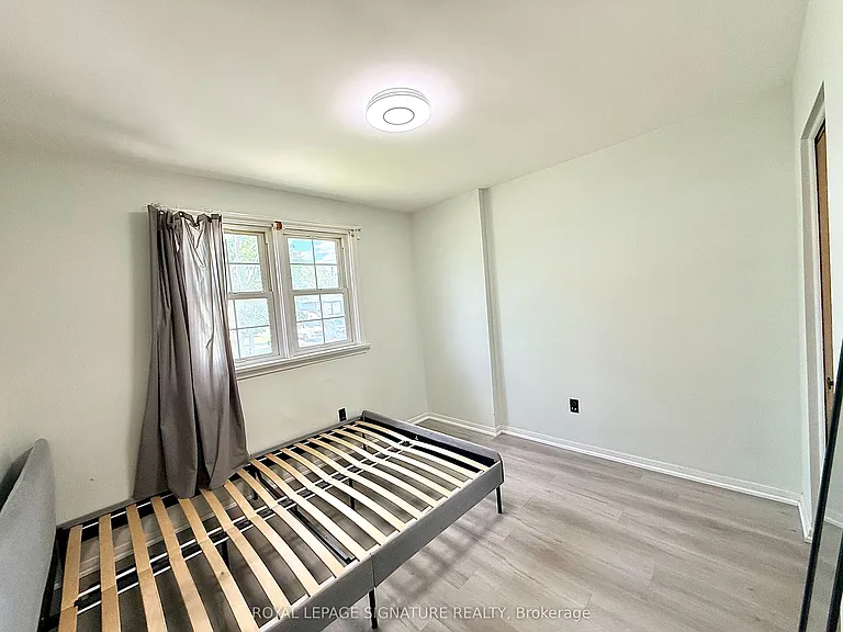 77 Porterfield Rd — Photo 9