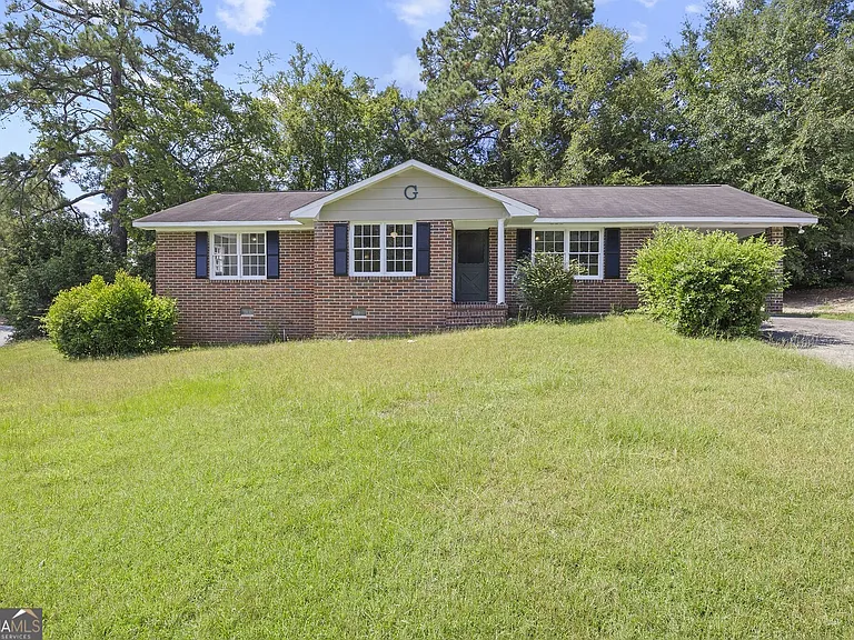 2260 Arrowwood Dr — Photo 1