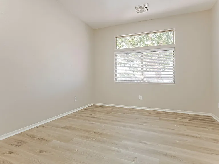 2741 N Kenton — Photo 17