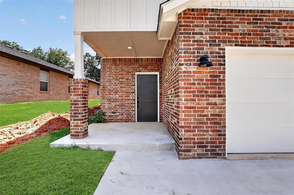 3 bed, 2.5 bath, 1738 sqft, $1,800 — Photo 4