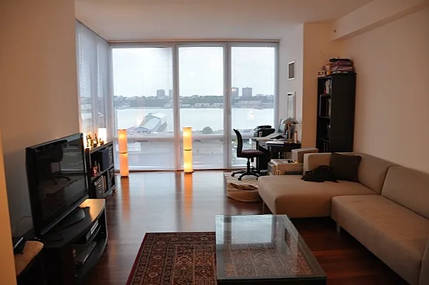 Rented by MLX | media 17