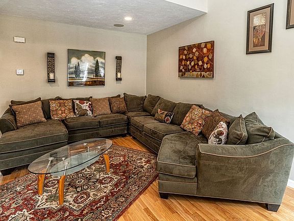 4th image of 17 Hartswood Dr #17