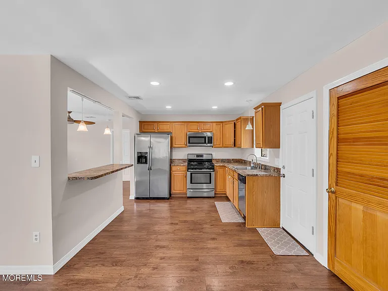 3118 Glasgow Ave — Photo 12