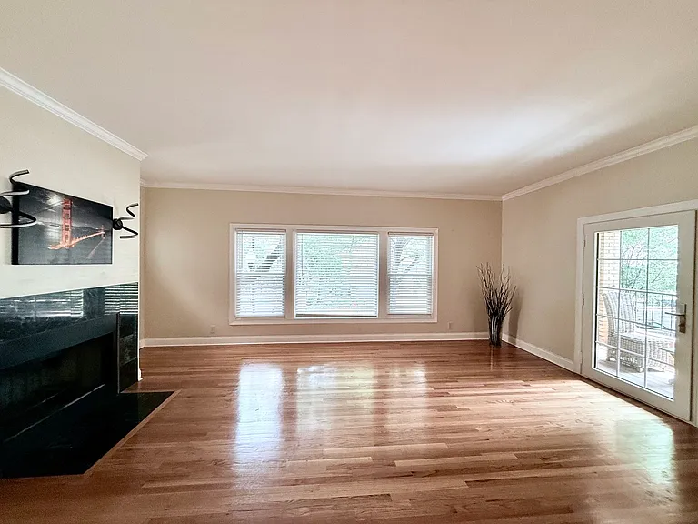 1234 N Dearborn Pkwy #1F — Photo 4